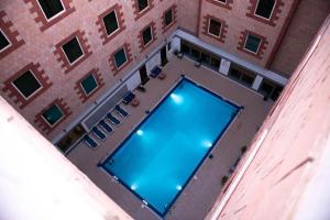 Piscina di Ramee Guestline Hotel o nelle vicinanze