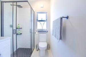 Ένα μπάνιο στο Beautiful family beach cottage!