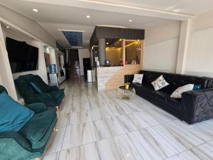 Posezení v ubytování Hotel Pini + 37 fotografií