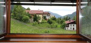 Nespecifikovaný výhled na hory nebo výhled na hory při pohledu z apartmánu