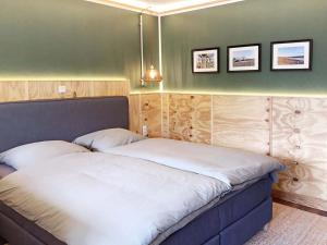 Postel nebo postele na pokoji v ubytování Komfortquartier, Apartment mit Balkon, Nähe Messe Düsseldorf