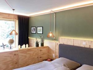 Postel nebo postele na pokoji v ubytování Komfortquartier, Apartment mit Balkon, Nähe Messe Düsseldorf