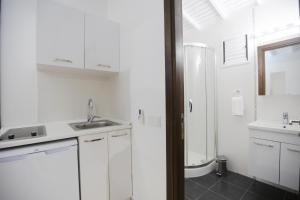 Bilik mandi di AEGEAN Apartments - Bungalows