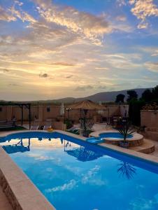 Bazén v ubytování Casa Rural Ubeda - B&B - Pinoso-Alicante nebo v jeho okolí