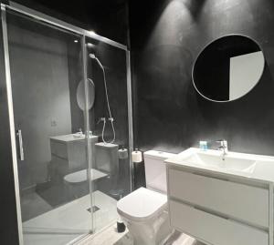 Koupelna v ubytování Innova Spaces Málaga