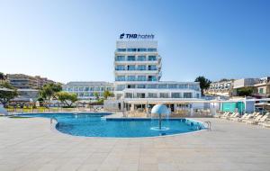 Бассейн в THB Cala Lliteras - Adults Only или поблизости