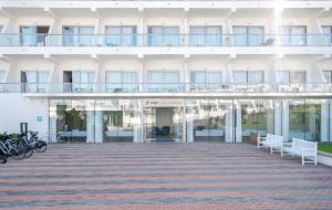Фасад или вход в THB Cala Lliteras - Adults Only