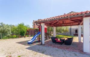 Plac zabaw dla dzieci w obiekcie Villa With Pool, Jacuzzi, Sauna, Fitness, Playground & Wine Cellar