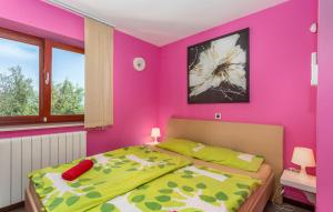 Łóżko lub łóżka w pokoju w obiekcie Villa With Pool, Jacuzzi, Sauna, Fitness, Playground & Wine Cellar