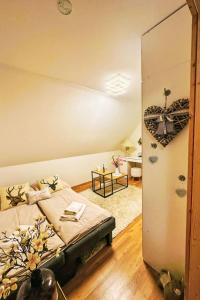 Postel nebo postele na pokoji v ubytování Chalet Steirisch Ursprung by Interhome