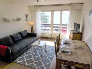 Χώρος καθιστικού στο Studio Résidence du Rhône B61 by Interhome