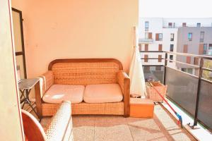 Istumisnurk majutusasutuses Superb flat in recent building with parking lot