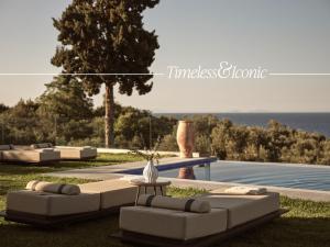 Bazén v ubytování Cicada Exclusive Villa, a Sea View Gem, By ThinkVilla nebo v jeho okolí