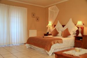 Imagen de la galería de A White House Guest House, en Grahamstown