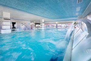 The swimming pool at or close to Alexandre FrontAir Congress