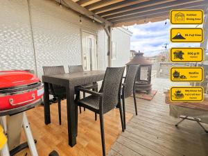 Foto dalla galleria di Necoana Glamping富士山景BBQトレーラーヴィラ a Fujikawaguchiko