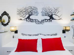 Katil atau katil-katil dalam bilik di Cubo's Poseidon Apartment 2 & Pool +33 gambar