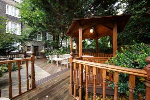 Balkón nebo terasa v ubytování Regency House Hotel