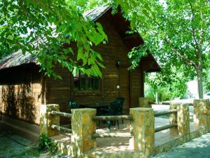 Gallery image of Fuente del Lobo Glamping & Bungalows - Adults Only in Pinos Genil