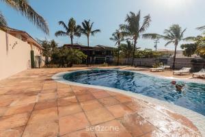 Linda Casa com piscina e churrasqueira URA0015