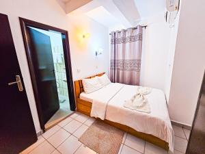 Afbeelding uit fotogalerij van Résidence FAMILIA PHOENIX in Douala