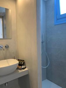 A bathroom at Dolphin Studios