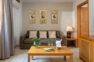 Гостиная зона в Miramare Resort & Spa