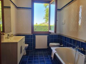 A bathroom at Villa Selva Még 34 kép
