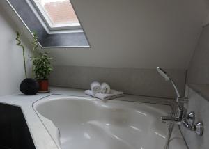 Koupelna v ubytování Wohlfühl-Oase in der Altstadt + 4 fotografie