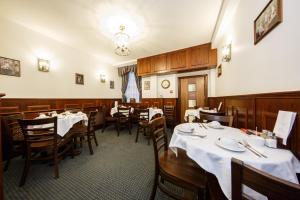 Restaurace v ubytování Regency House Hotel