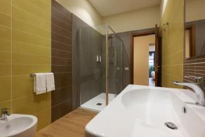 Koupelna v ubytování Antum Hotel + 37 fotografií