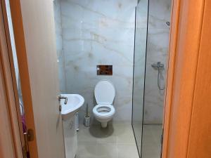 Kupatilo u objektu Apartman Šumarak