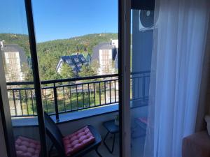 Balkon ili terasa u objektu Apartman Šumarak