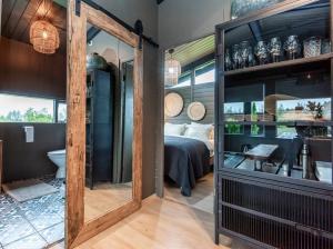 MiðdalurModern Summerhouse Views Outdoor Spaces Patio的相册照片