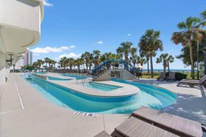 Bazén v ubytování Coastal Getaway Ocean Views, Retro Game & Pools by myBeach Vacation Rentals nebo v jeho okolí