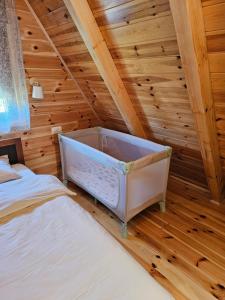 Tempat tidur dalam kamar di Snowflake