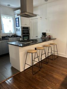 Køkken eller tekøkken på Cottage on Broadmoor