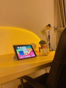 TV a/nebo společenská místnost v ubytování Muji Japanese Lively Stay at Mount Austin, JB #13 + 3 fotografie