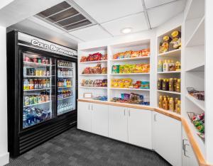 Supermarket nebo jiné obchody v  rezortu nebo okolí