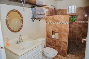 Ένα μπάνιο στο Hermosa Residencia en San Quintin