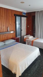 Gallery image of Pensión ** Abacá Gijón in Gijón +66 photos