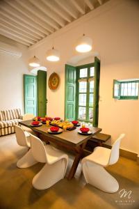 A seating area at Scaleri Port Home