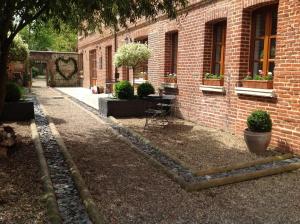 Gallery image of B&B Le Fond de la Cour in Honfleur