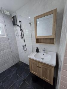 Ένα μπάνιο στο Yuya's sweet Condo suite