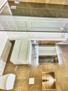 Bilik mandi di AlinLuxuryHouse