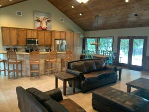 Φωτογραφία από το άλμπουμ του Kisiah's Bluff σε Concan