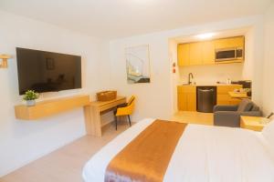 Kuchyň nebo kuchyňský kout v ubytování InnTowne Motel II