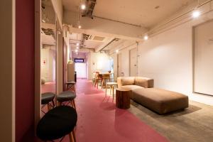 Posezení v ubytování Imano Tokyo Hostel
