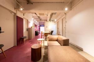 Posezení v ubytování Imano Tokyo Hostel