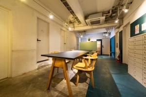 TV a/nebo společenská místnost v ubytování Imano Tokyo Hostel